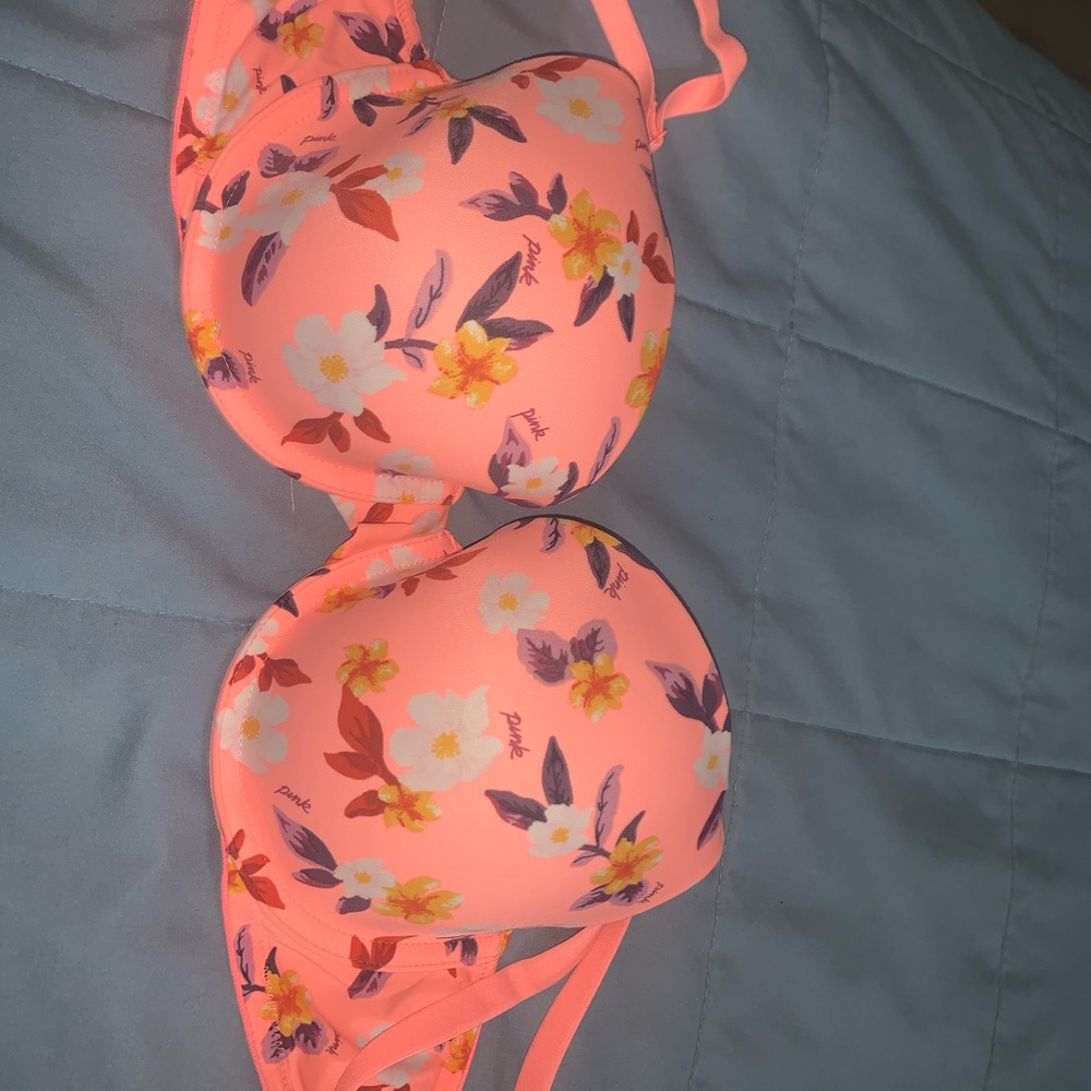 Pink tshirt bra